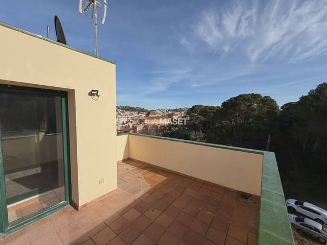 3 bedroom Semi-detached Villa for sale in Sant Feliu de Guíxols with garage - € 340,000 (Ref: 9890851)