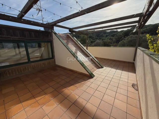 3 bedroom Semi-detached Villa for sale in Sant Feliu de Guíxols with garage - € 340,000 (Ref: 9890851)