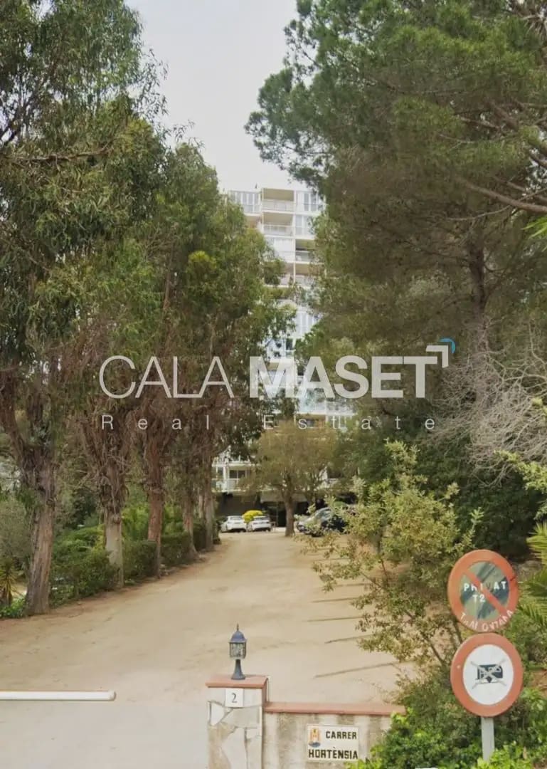 1 bedroom Apartment for sale in Platja d'Aro with garage - € 195,000 (Ref: 9890854)