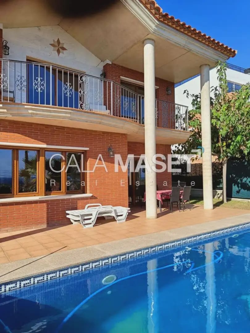 4 soverom Villa til salgs i Platja d'Aro med garasje - € 1 120 000 (Ref: 9890855)