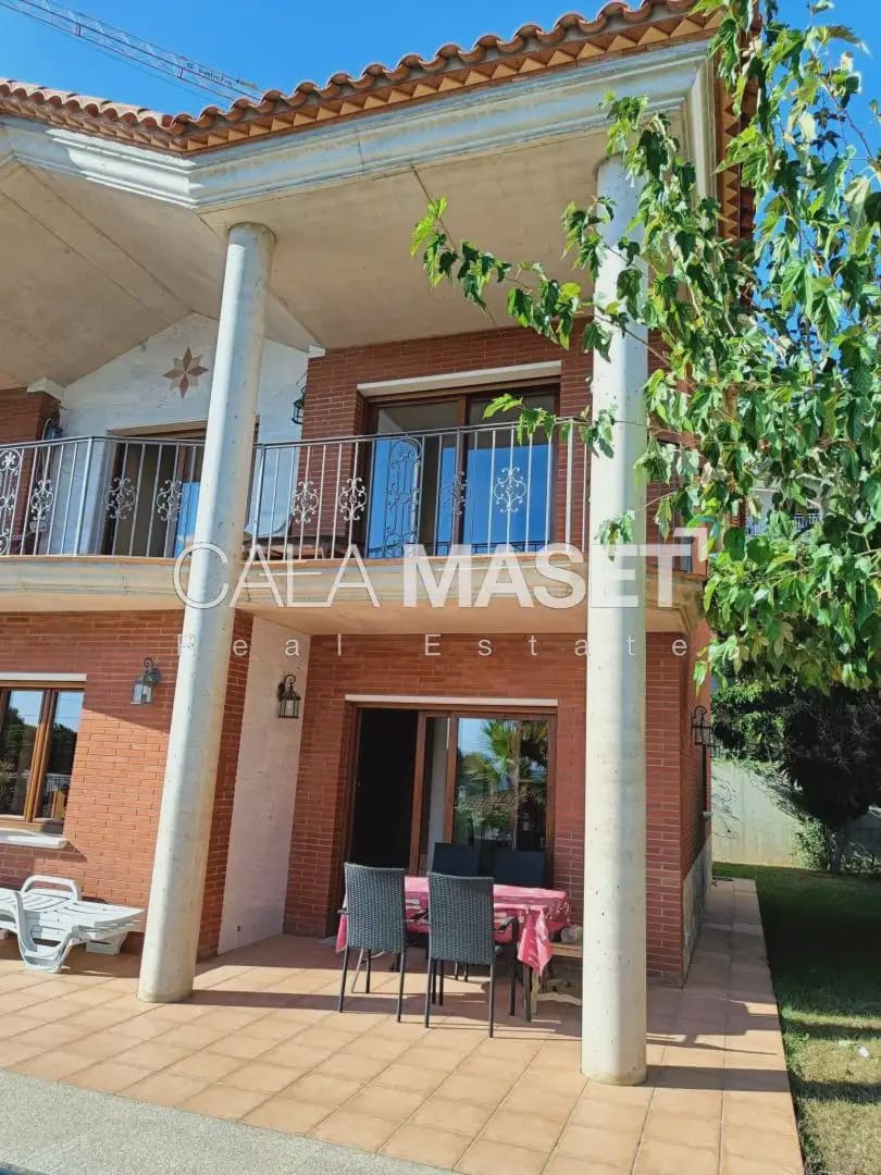 4 soverom Villa til salgs i Platja d'Aro med garasje - € 1 120 000 (Ref: 9890855)