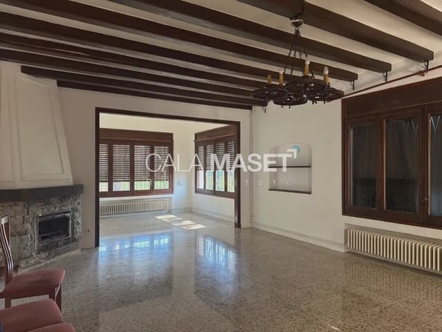 6 camera da letto Villa in vendita in El Mas Flassià, Vidreres con garage - 585.000 € (Rif: 9890856)