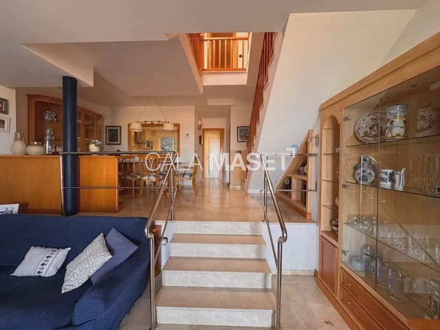 3 makuuhuone Rivitalo myytävänä paikassa Sant Feliu de Guíxols mukana 
autotalli - 625 000 € (Ref: 9890862)