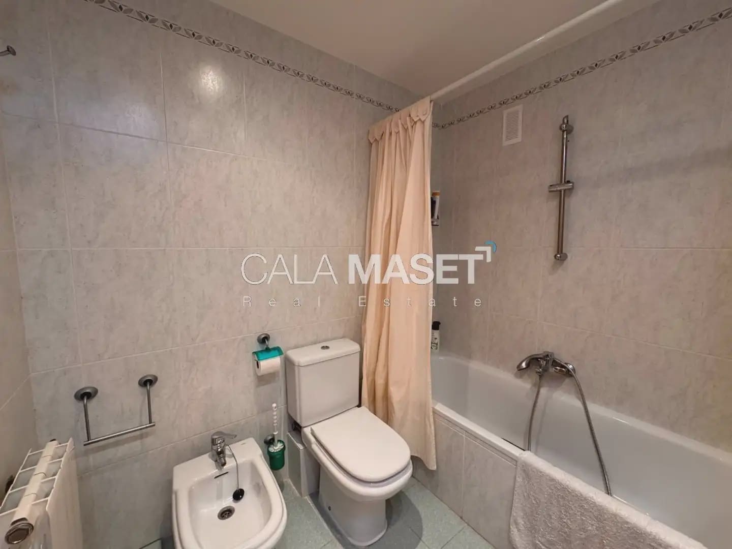 3 makuuhuone Rivitalo myytävänä paikassa Sant Feliu de Guixols mukana 
autotalli - 625 000 € (Ref: 9890862)