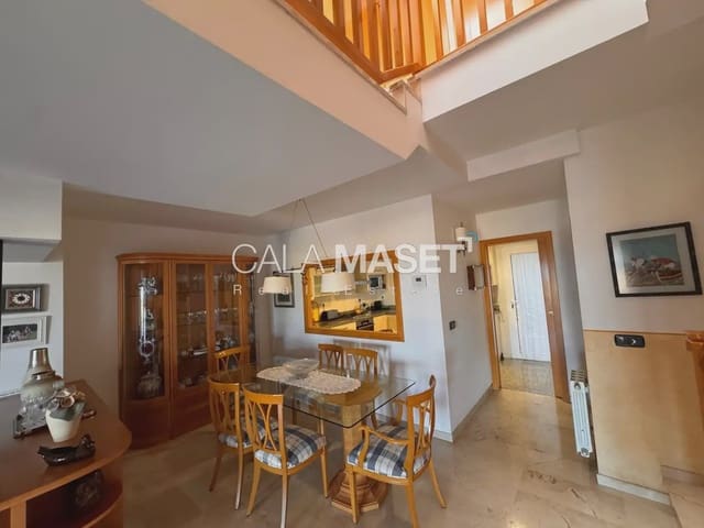 3 makuuhuone Rivitalo myytävänä paikassa Sant Feliu de Guíxols mukana 
autotalli - 625 000 € (Ref: 9890862)