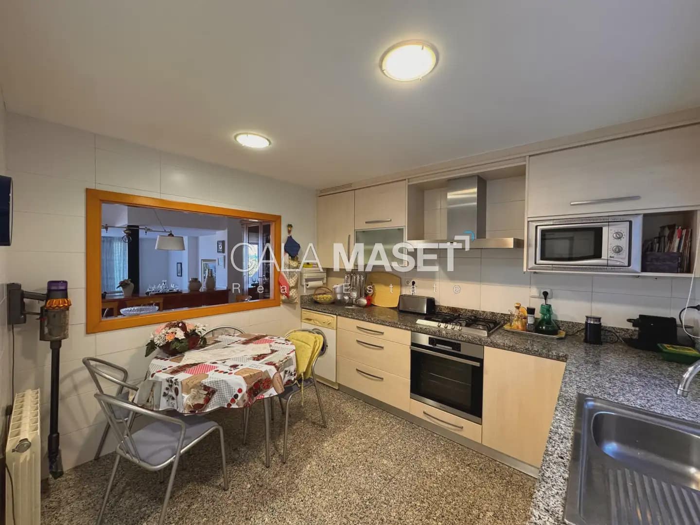 3 makuuhuone Rivitalo myytävänä paikassa Sant Feliu de Guixols mukana 
autotalli - 625 000 € (Ref: 9890862)