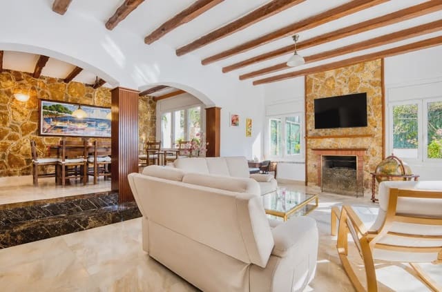 5 sovrum Villa till salu i S'Agaro, Castell-Platja d'Aro med pool garage - 820 000 € (Ref: 9890863)