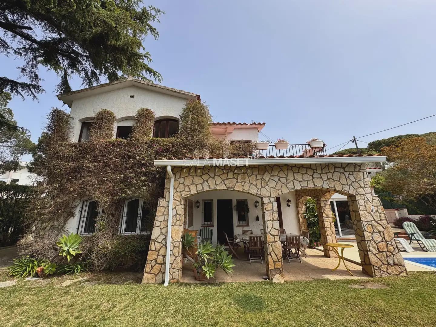 5 sovrum Villa till salu i S'Agaro med pool garage - 820 000 € (Ref: 9890863)