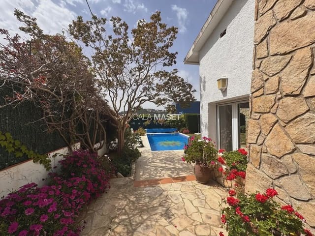 5 sovrum Villa till salu i S'Agaro, Castell-Platja d'Aro med pool garage - 820 000 € (Ref: 9890863)