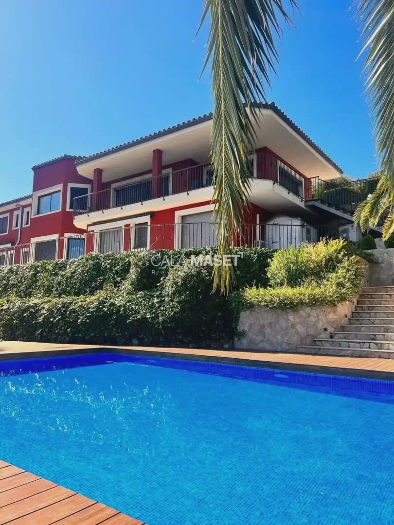 5 soverom Villa til salgs i Santa Cristina d'Aro med svømmebasseng garasje - € 2 500 000 (Ref: 9890865)