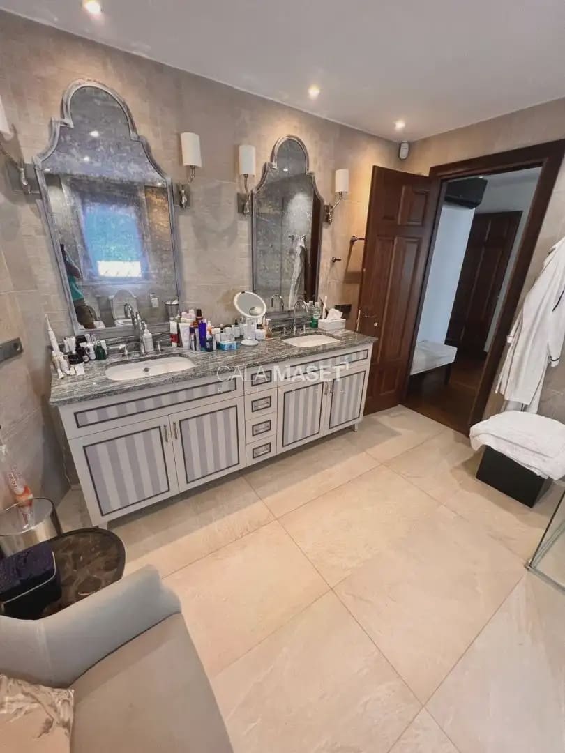 5 soverom Villa til salgs i Santa Cristina d'Aro med svømmebasseng garasje - € 2 500 000 (Ref: 9890865)