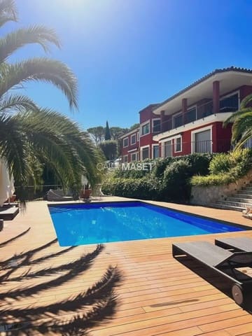 5 soveværelse Villa til salg i Santa Cristina d'Aro med swimmingpool garage - € 2.500.000 (Ref: 9890865)