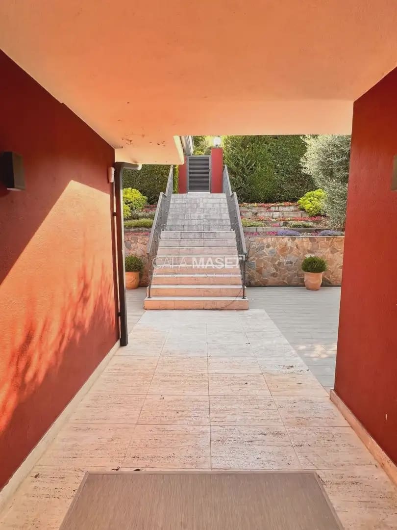 5 soverom Villa til salgs i Santa Cristina d'Aro med svømmebasseng garasje - € 2 500 000 (Ref: 9890865)