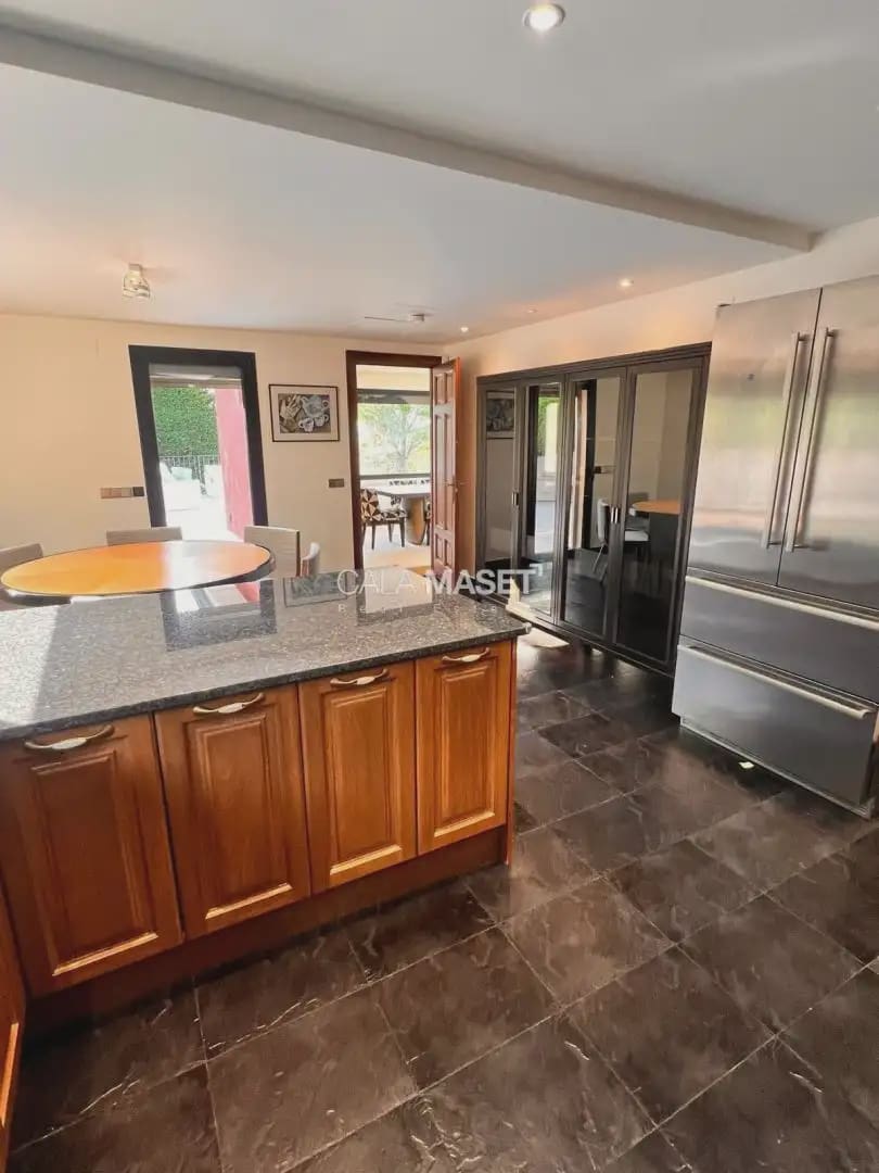 5 soverom Villa til salgs i Santa Cristina d'Aro med svømmebasseng garasje - € 2 500 000 (Ref: 9890865)