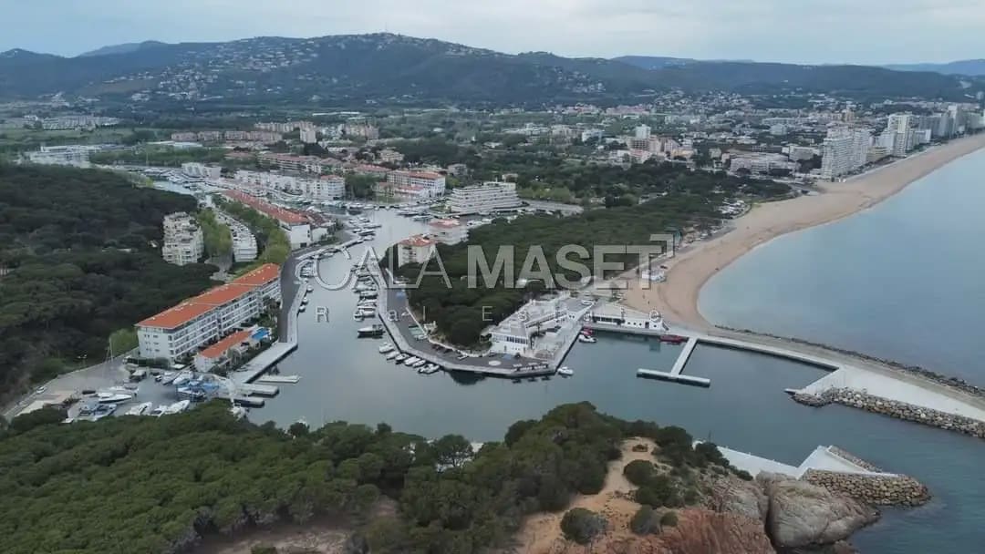 6 quarto Moradia para arrendar em Platja d'Aro com piscina garagem - 9 900 € (Ref: 9890868)