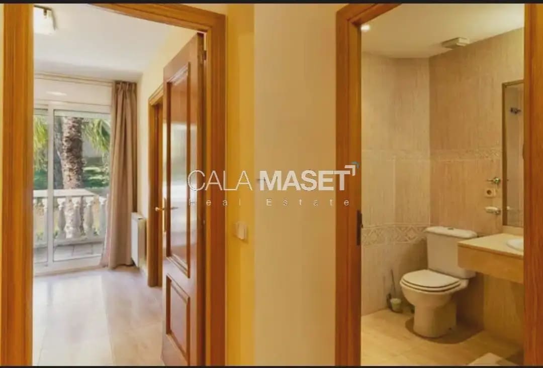 4 soveværelse Byhus til salg i Platja d'Aro med garage - € 500.000 (Ref: 9890870)
