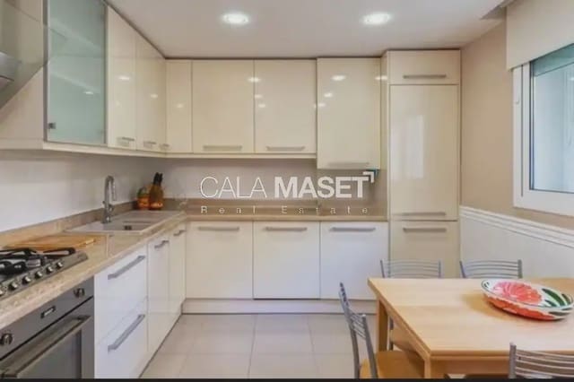 4 soveværelse Byhus til salg i Platja d'Aro, Castell-Platja d'Aro med garage - € 500.000 (Ref: 9890870)