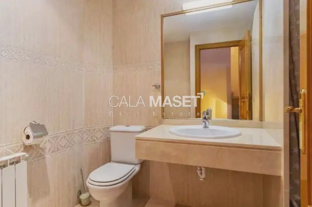 4 soveværelse Byhus til salg i Platja d'Aro med garage - € 500.000 (Ref: 9890870)