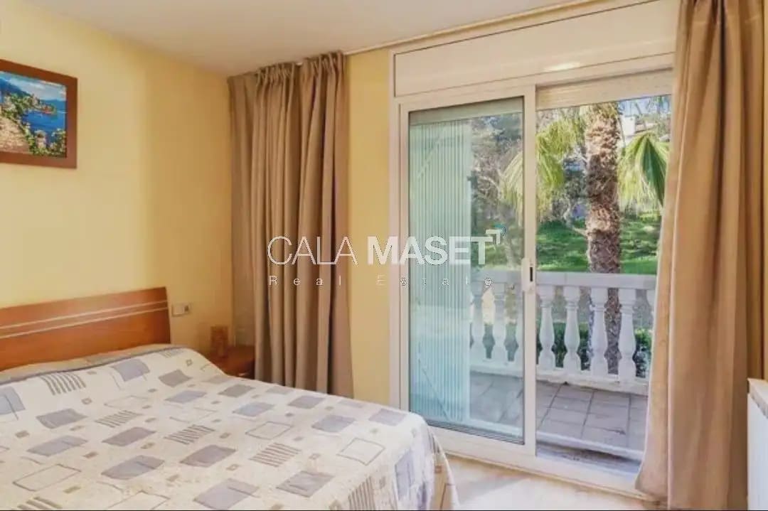 4 soveværelse Byhus til salg i Platja d'Aro med garage - € 500.000 (Ref: 9890870)