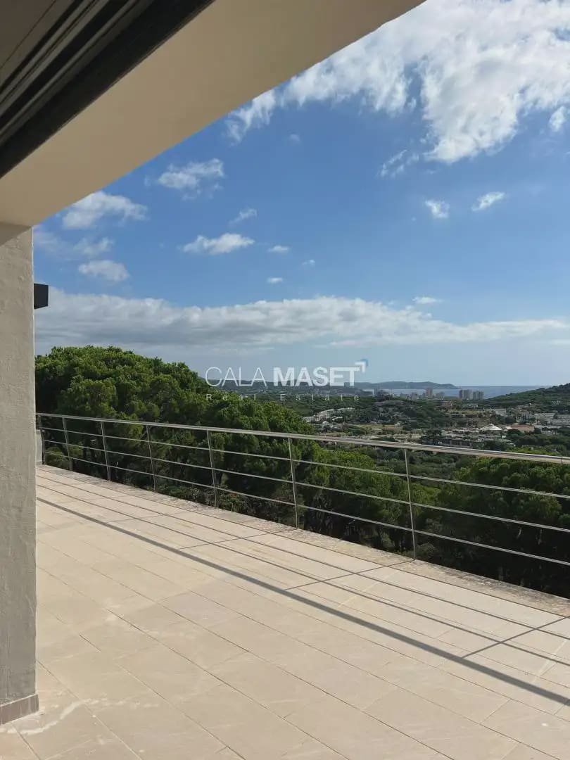 6 bedroom Villa for sale in Sant Feliu de Guixols with pool garage - € 1,800,000 (Ref: 9890875)