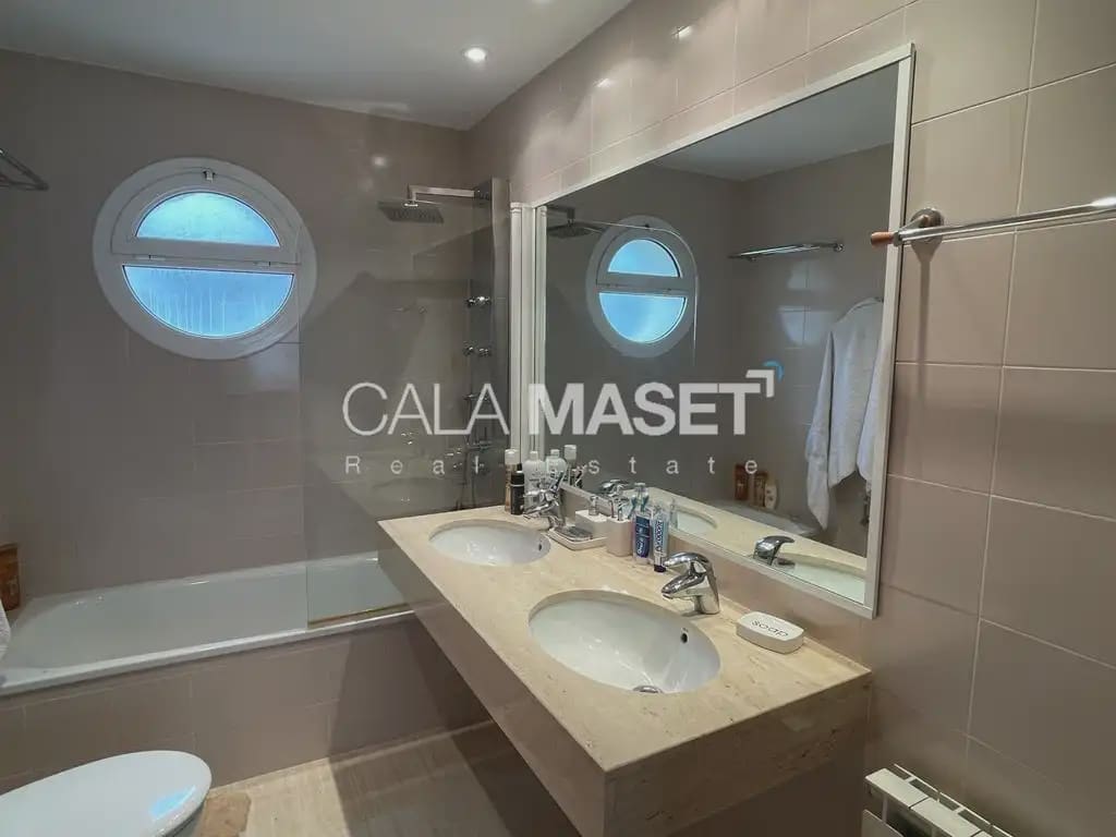 3 sypialnia Penthouse na sprzedaż w Castell d'Aro z garażem - 580 000 € (Ref: 9890881)