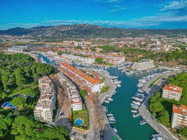 3 soveværelse Lejlighed til salg i Platja d'Aro, Castell-Platja d'Aro med garage - € 498.000 (Ref: 9890883)