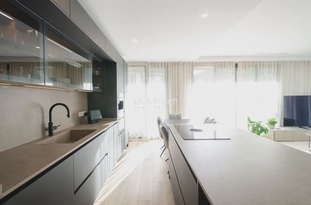 3 soverom Leilighet til salgs i S'Agaro, Castell-Platja d'Aro med svømmebasseng garasje - € 795 000 (Ref: 9890891)
