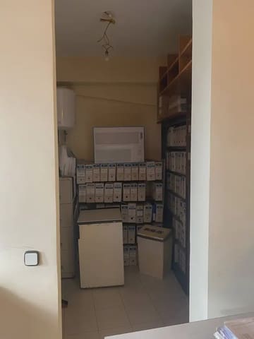 Office for rent in Platja d'Aro, Castell-Platja d'Aro - € 800 (Ref: 9890893)