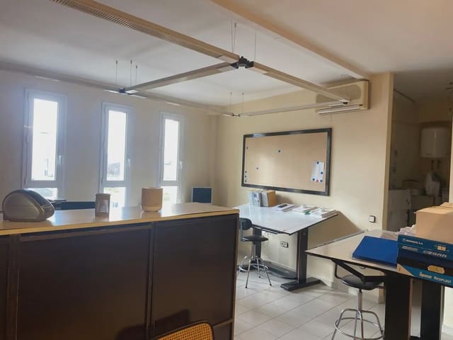 Office for rent in Platja d'Aro, Castell-Platja d'Aro - € 800 (Ref: 9890893)