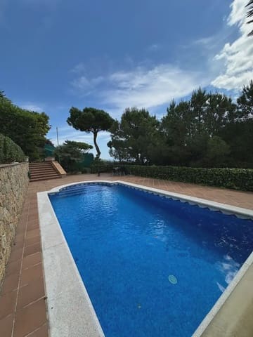 3 chambre Villa/Maison à vendre à Castell d'Aro, Castell-Platja d'Aro avec piscine garage - 990 000 € (Ref: 9890894)