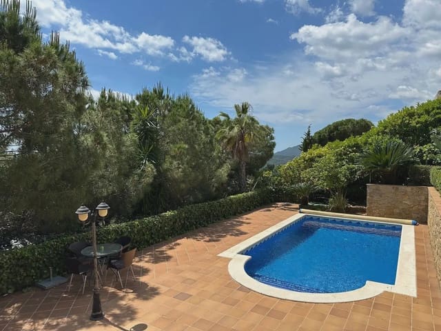 3 chambre Villa/Maison à vendre à Castell d'Aro, Castell-Platja d'Aro avec piscine garage - 990 000 € (Ref: 9890894)