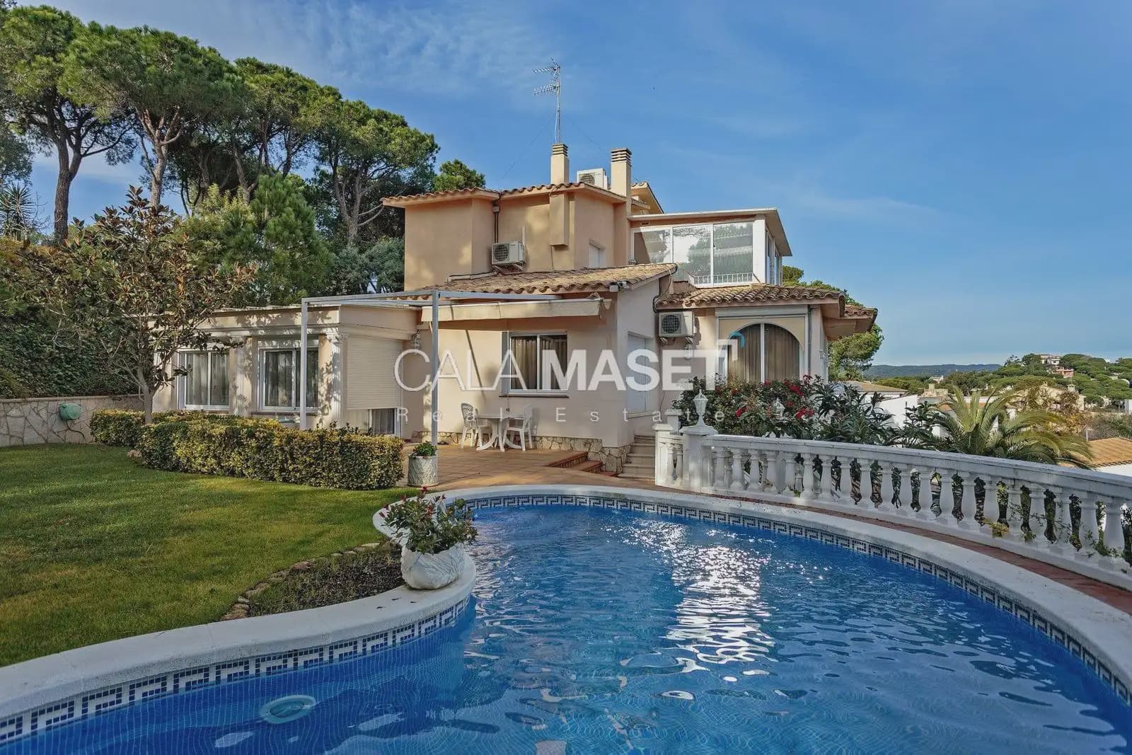 7 soverom Villa til salgs i Calonge i Sant Antoni med svømmebasseng garasje - € 1 160 000 (Ref: 9890897)