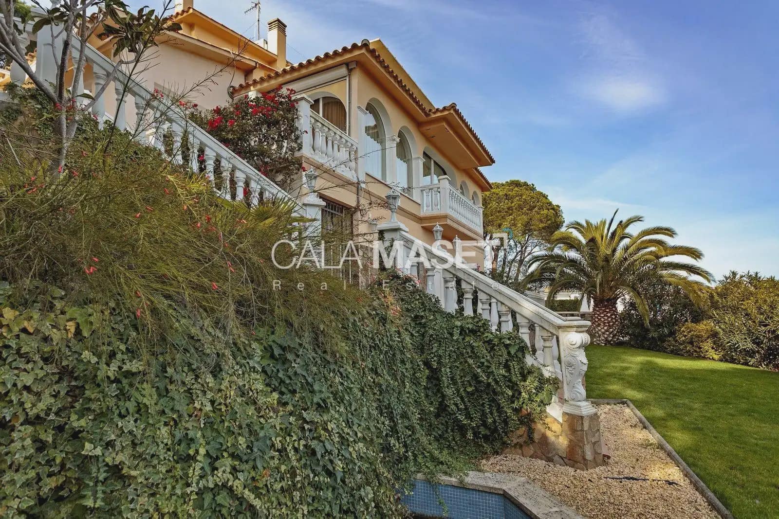 7 soverom Villa til salgs i Calonge i Sant Antoni med svømmebasseng garasje - € 1 160 000 (Ref: 9890897)