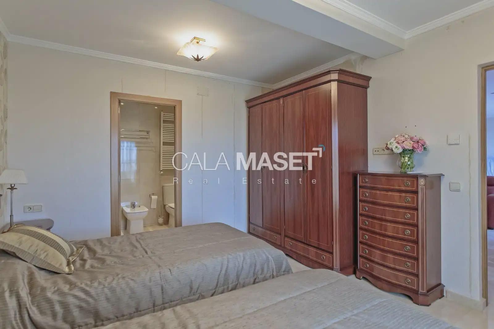 7 soverom Villa til salgs i Calonge i Sant Antoni med svømmebasseng garasje - € 1 160 000 (Ref: 9890897)