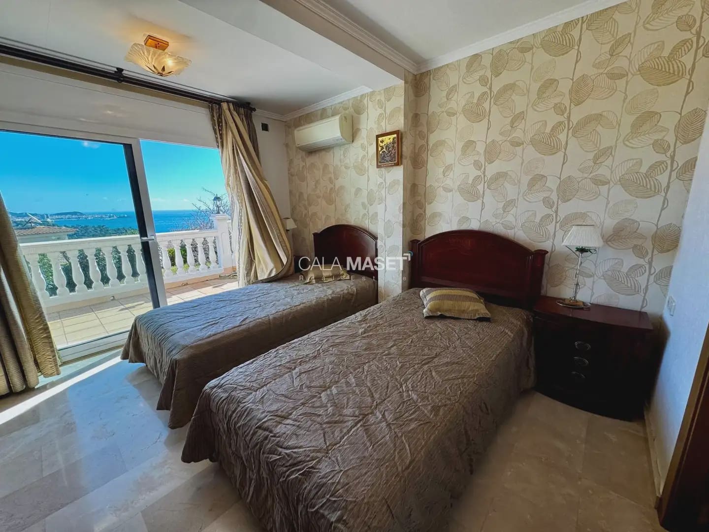 7 soverom Villa til salgs i Calonge i Sant Antoni med svømmebasseng garasje - € 1 160 000 (Ref: 9890897)