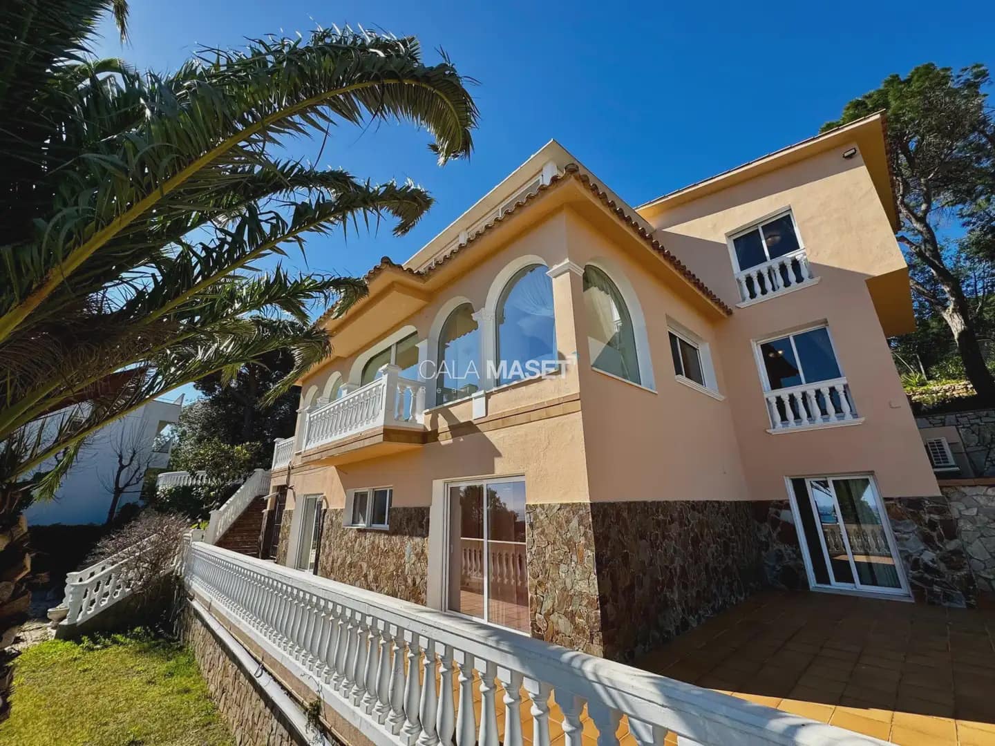 7 soverom Villa til salgs i Calonge i Sant Antoni med svømmebasseng garasje - € 1 160 000 (Ref: 9890897)