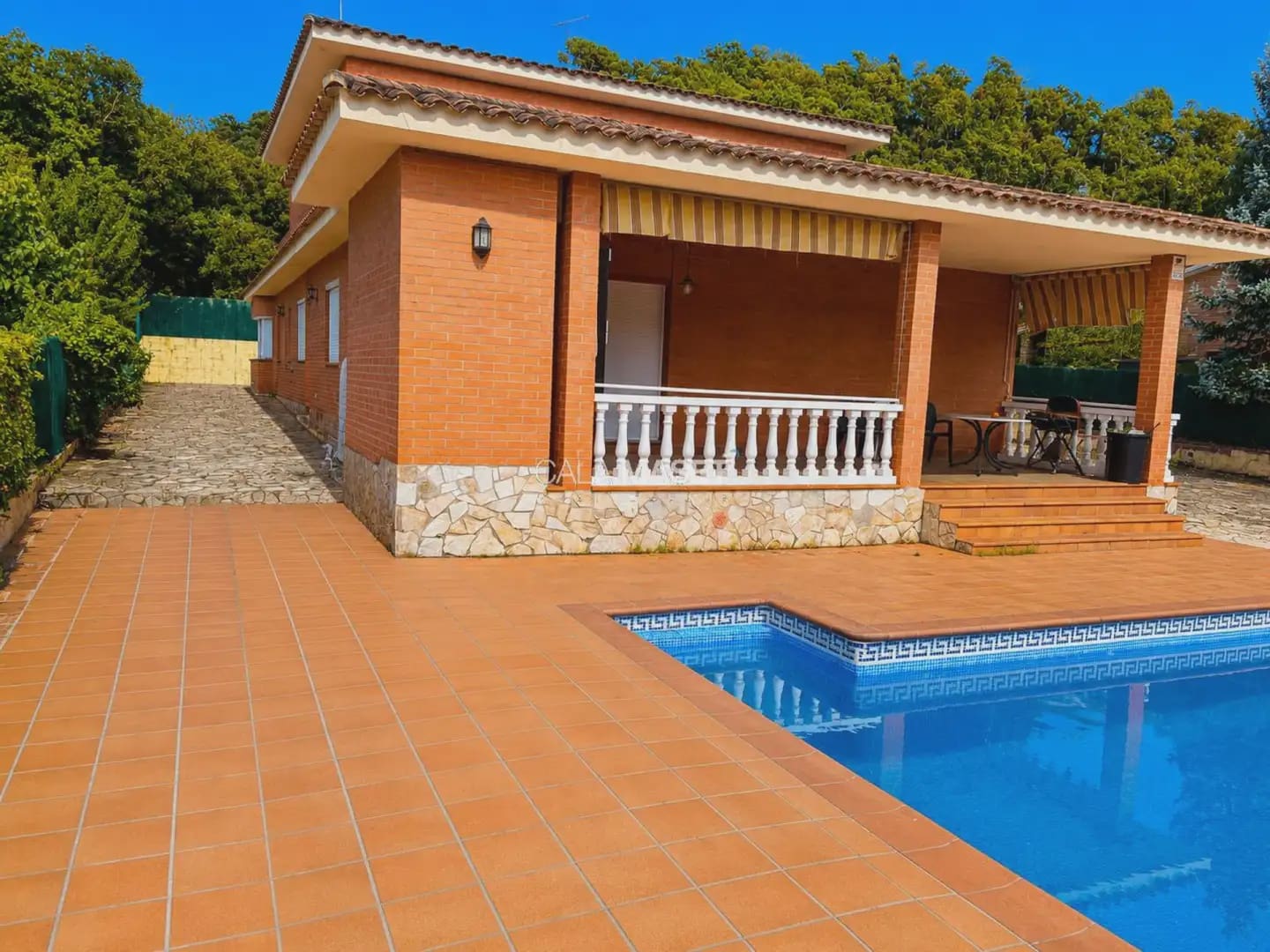 4 bedroom Villa for sale in Caldes de Malavella with pool garage - € 399,000 (Ref: 9899840)
