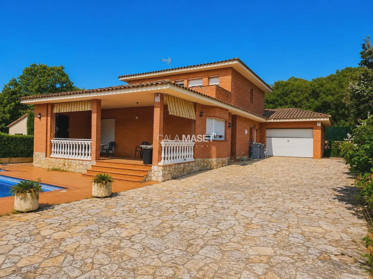 4 bedroom Villa for sale in Caldes de Malavella with pool garage - € 399,000 (Ref: 9899840)
