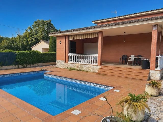 4 bedroom Villa for sale in Can Carbonell, Caldes de Malavella with pool garage - € 399,000 (Ref: 9899840)