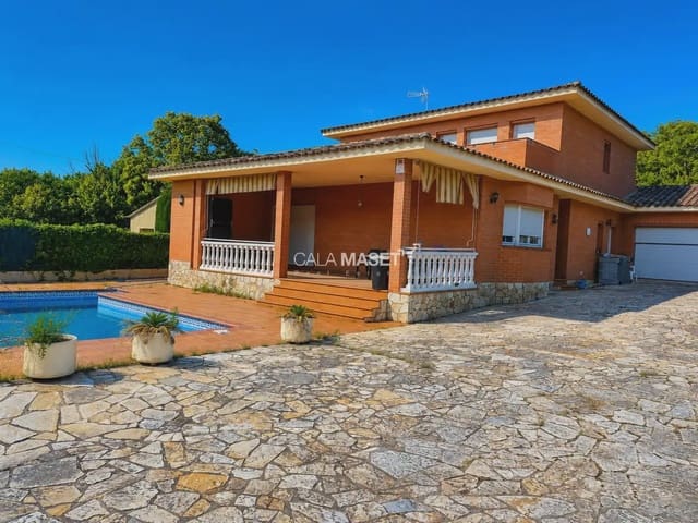 4 bedroom Villa for sale in Can Carbonell, Caldes de Malavella with pool garage - € 399,000 (Ref: 9899840)