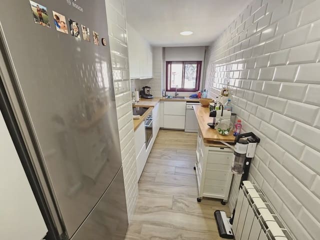 3 slaapkamer Appartement te koop in Santa Cristina d'Aro met zwembad garage - € 337.500 (Ref: 9902694)
