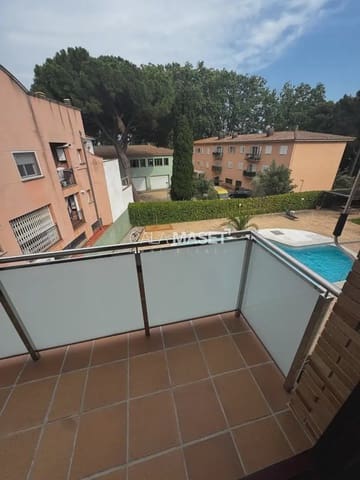 3 soveværelse Lejlighed til salg i Santa Cristina d'Aro med swimmingpool garage - € 325.000 (Ref: 9902694)