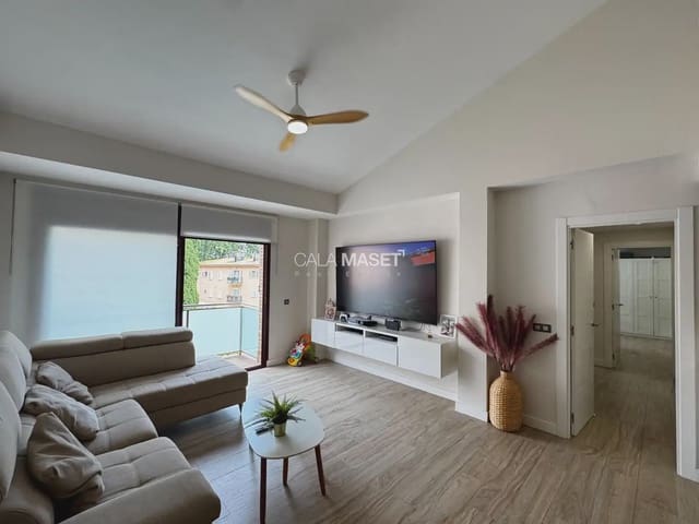3 soveværelse Lejlighed til salg i Santa Cristina d'Aro med swimmingpool garage - € 325.000 (Ref: 9902694)