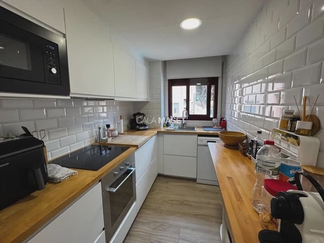 3 soveværelse Lejlighed til salg i Santa Cristina d'Aro med swimmingpool garage - € 325.000 (Ref: 9902694)