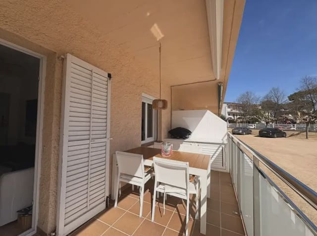 2 bedroom Apartment for sale in S'Agaro, Castell-Platja d'Aro with garage - € 299,000 (Ref: 9912245)
