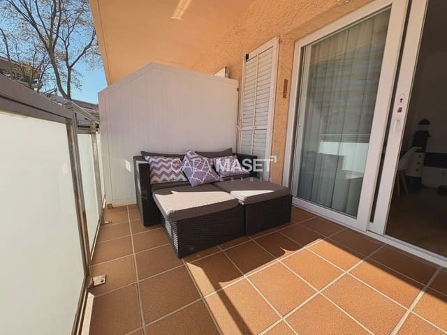 2 bedroom Apartment for sale in S'Agaro, Castell-Platja d'Aro with garage - € 299,000 (Ref: 9912245)
