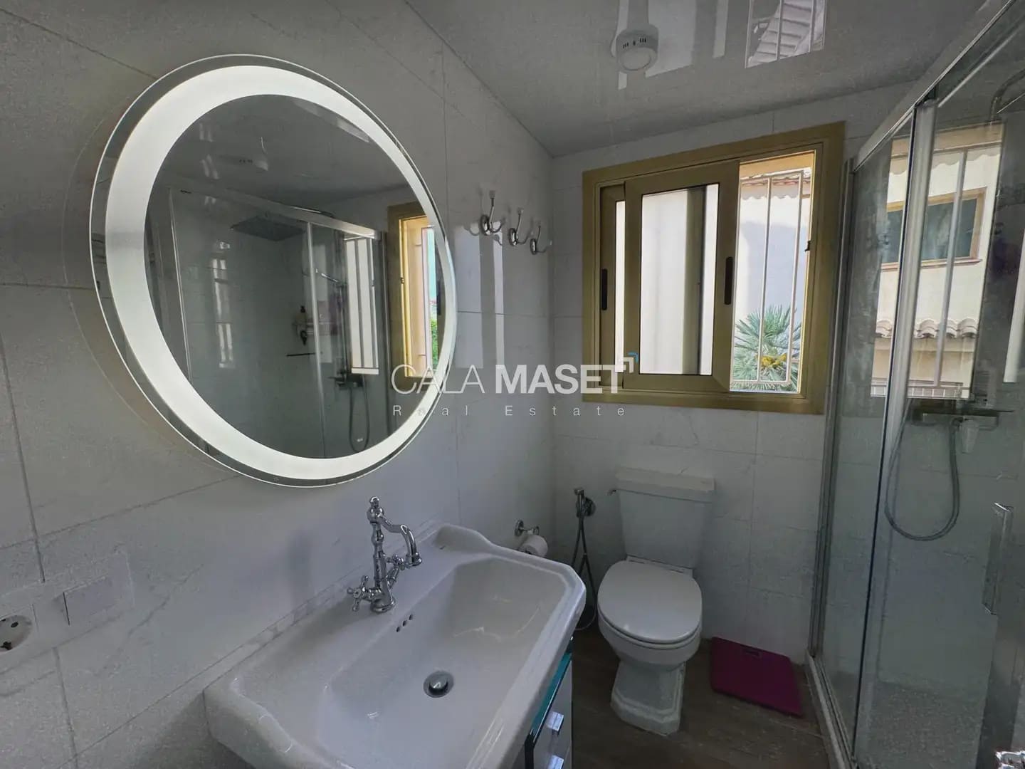 2 bedroom Flat for sale in Sant Feliu de Guixols with garage - € 650,000 (Ref: 9926553)