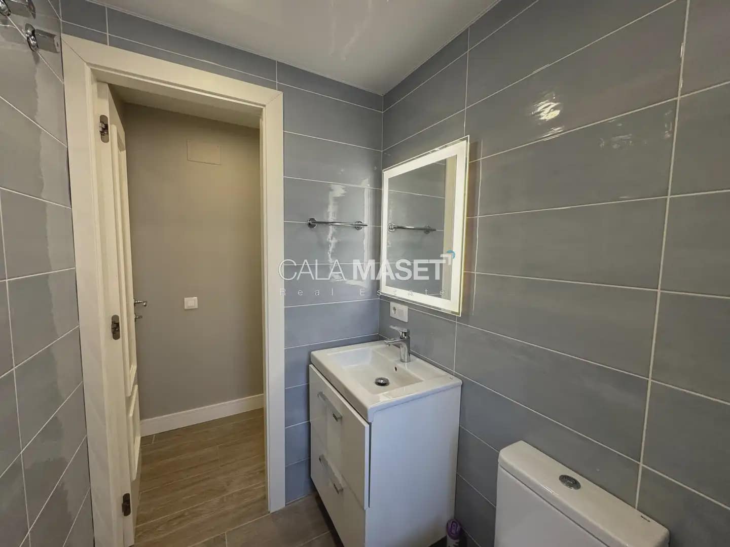 2 bedroom Flat for sale in Sant Feliu de Guixols with garage - € 650,000 (Ref: 9926553)