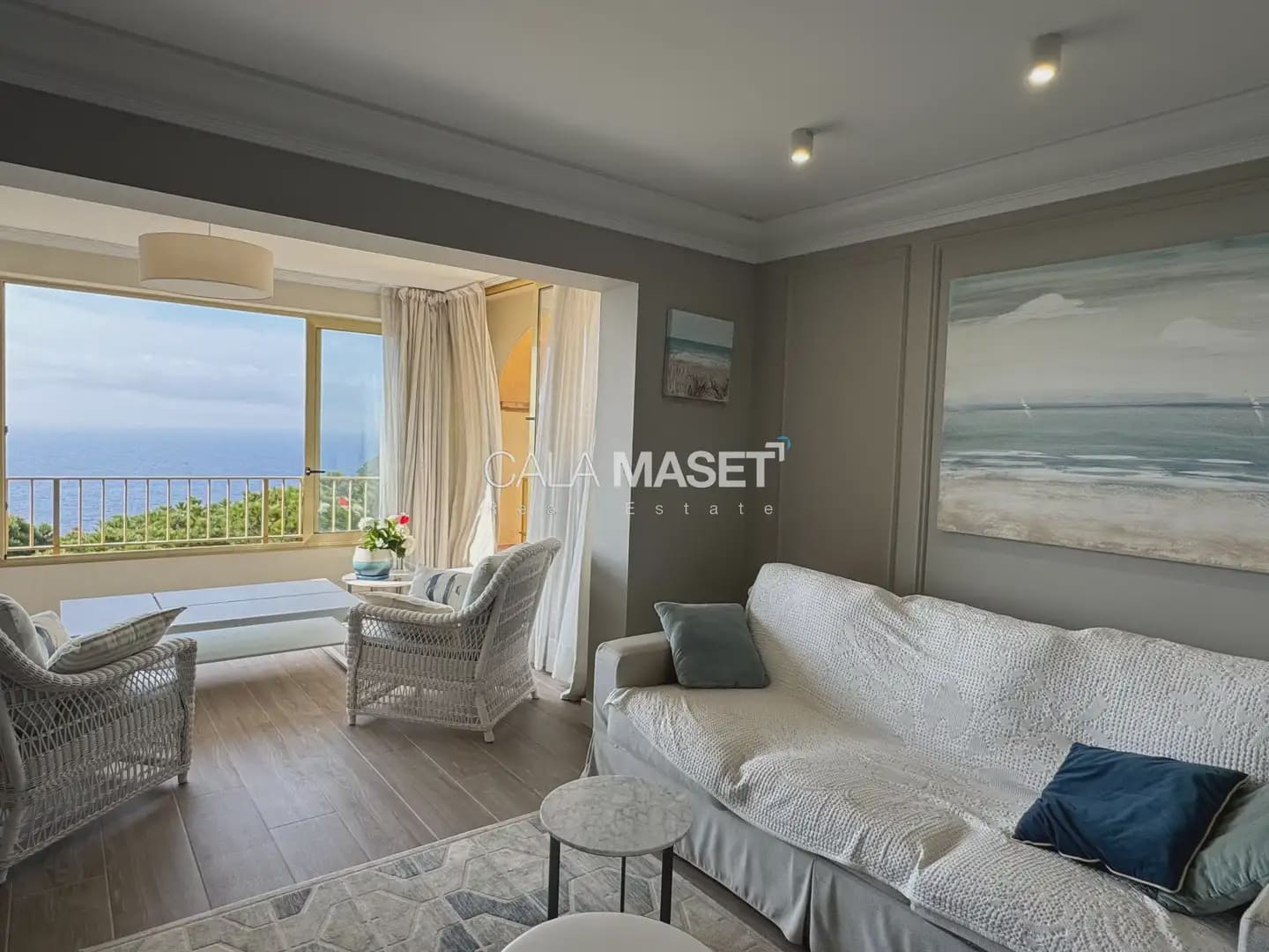 2 bedroom Flat for sale in Sant Feliu de Guixols with garage - € 650,000 (Ref: 9926553)