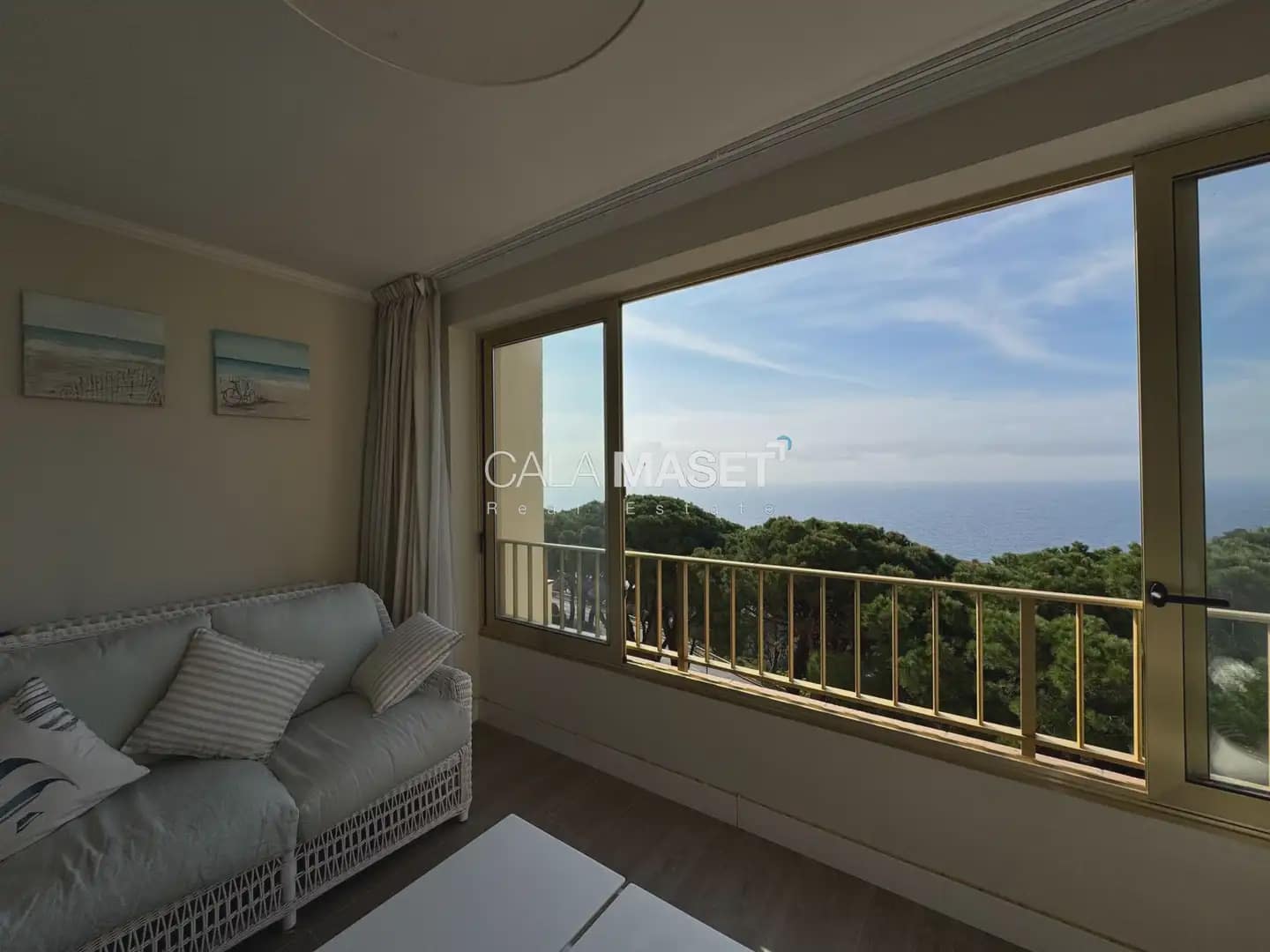 2 bedroom Flat for sale in Sant Feliu de Guixols with garage - € 650,000 (Ref: 9926553)